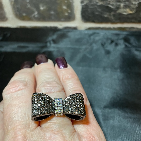 NWT Crystal Bow stretch ring one size fits all black color with crystals - Picture 6 of 8